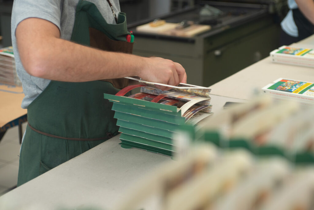 Examples of interlocking binding techniques